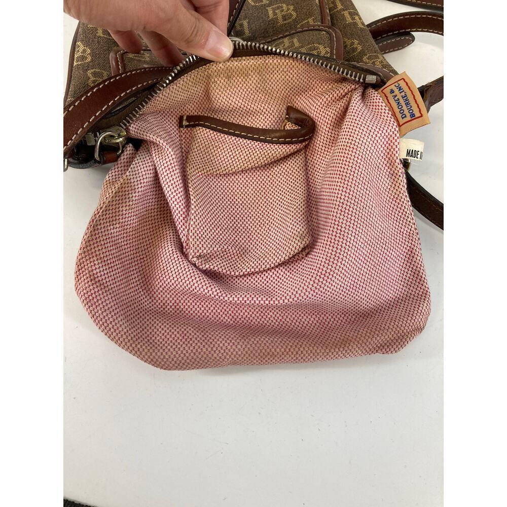 DOONEY & BOURKE, BROWN SIGNATURE CANVAS CROSSBODY BAG ASIS - Picture 11 of 16